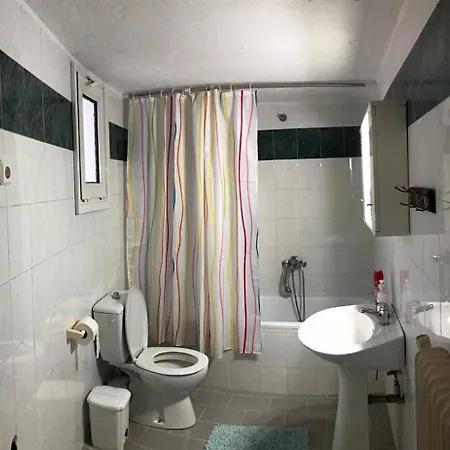 κοντα στα λουτρα ποζαρ και καϊμακτσαλαν Apartman *