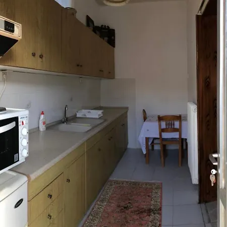 Apartamento κοντα στα λουτρα ποζαρ και καϊμακτσαλαν Keraséai